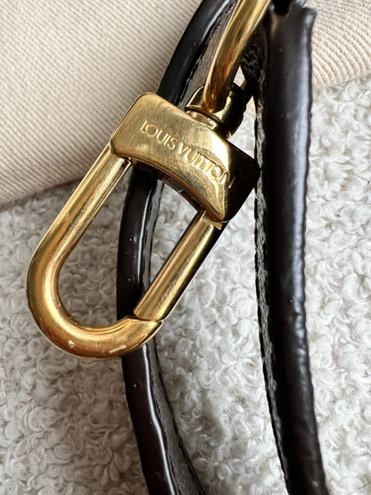 Louis Vuitton Pochette Metis Monogram (RRP £2,020)