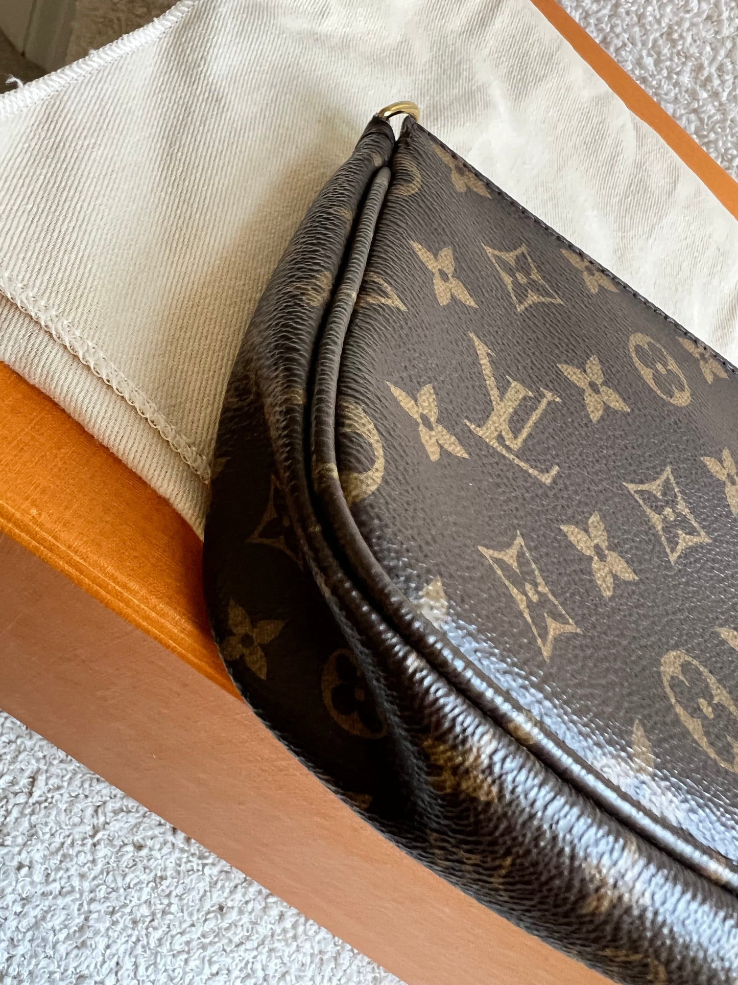 Louis Vuitton Multi Pochette Accessoires Khaki (RRP £2030)