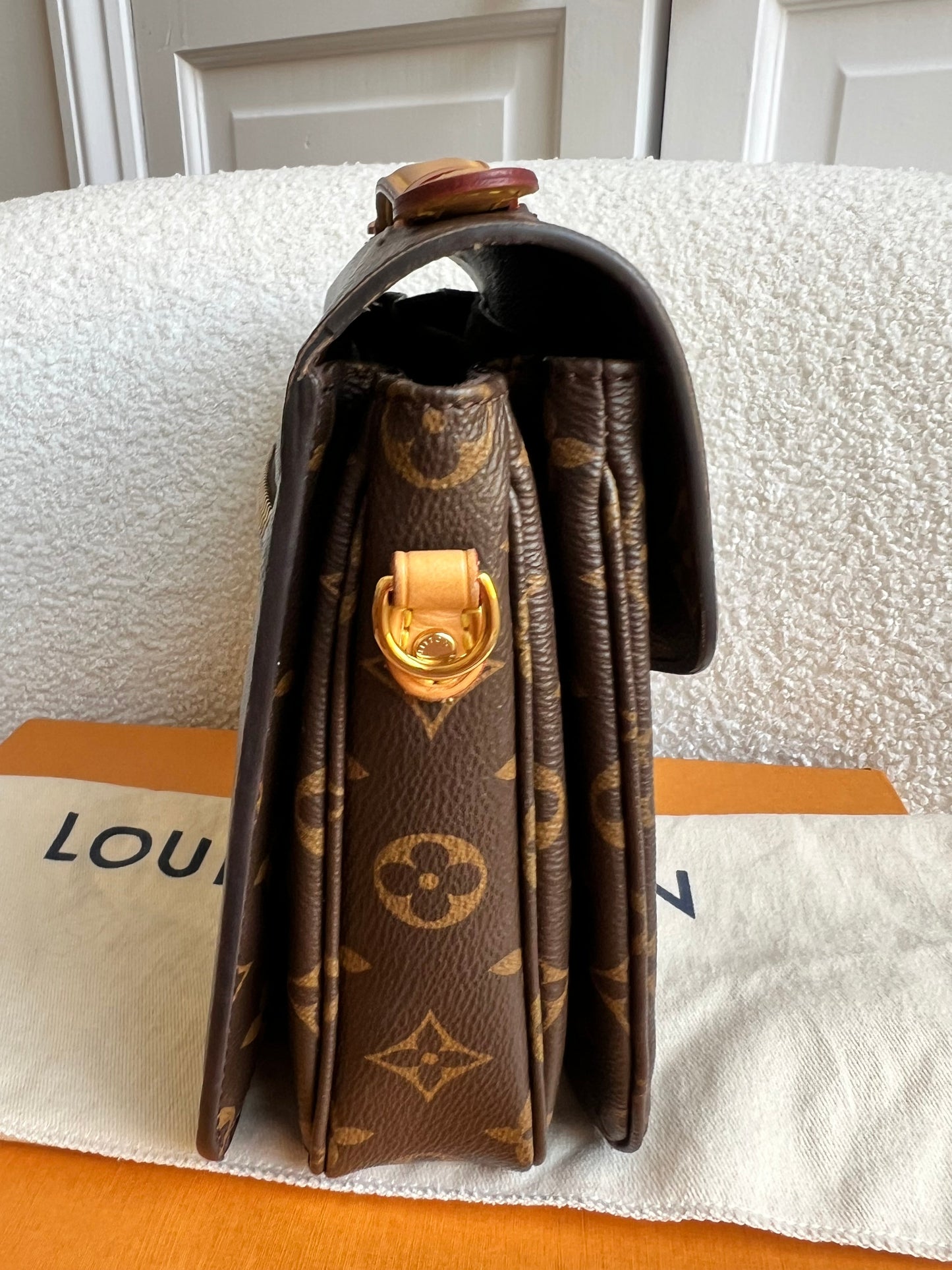 Louis Vuitton Pochette Metis Monogram (RRP £2,020)