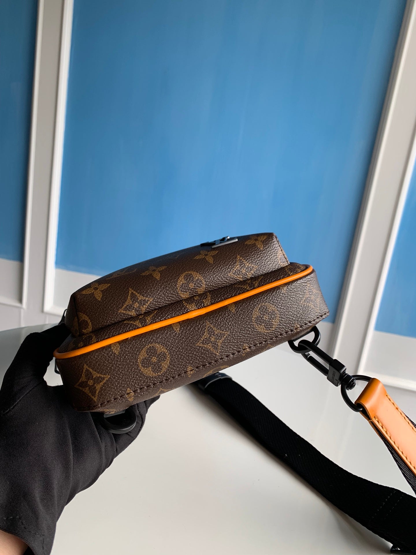 Louis Vuitton Avenue Sling Bag