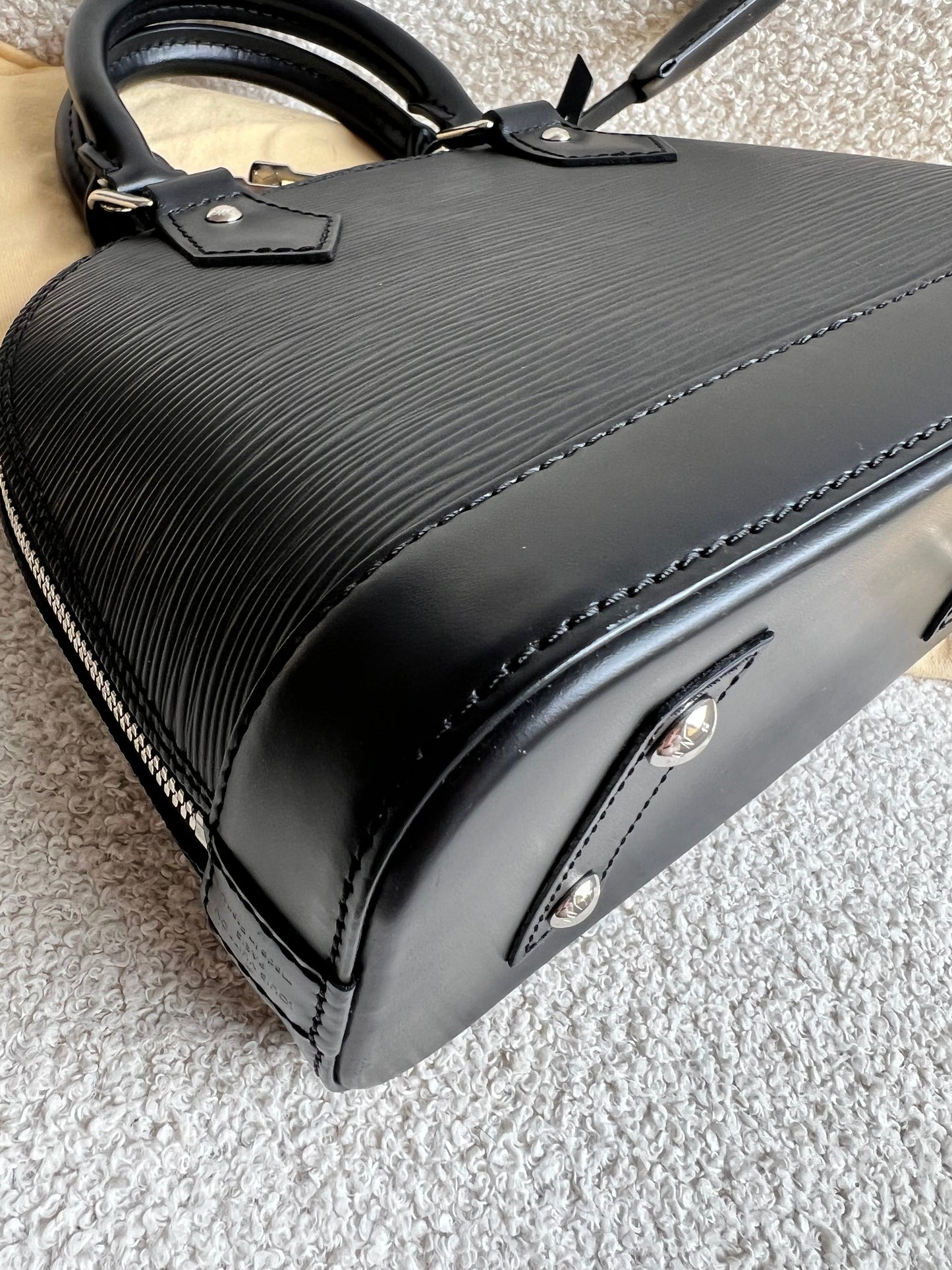 Louis Vuitton Alma BB Black Epi (RRP £1540)