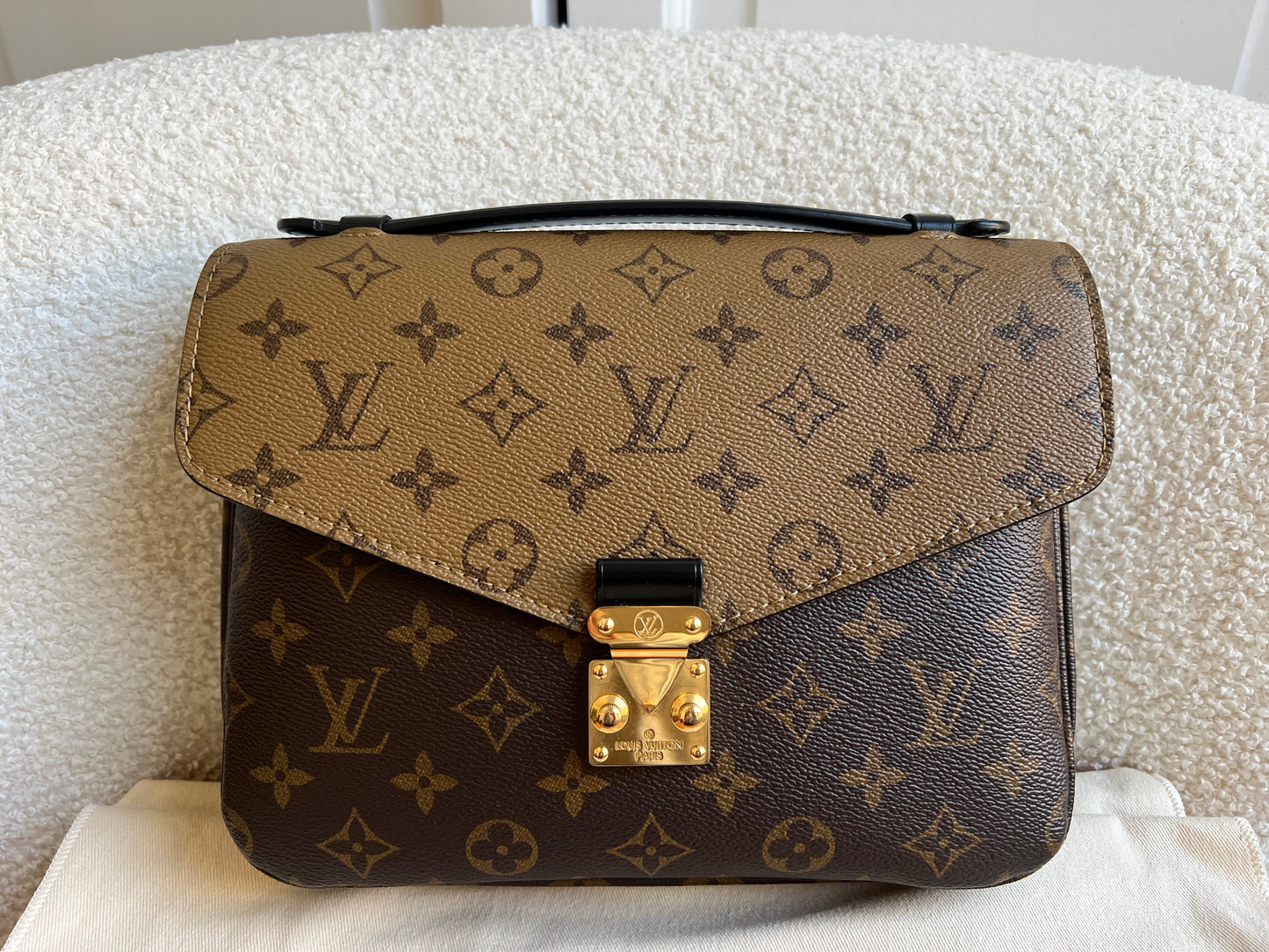 Louis Vuitton Pochette Metis Reverse Monogram (RRP £2,060)