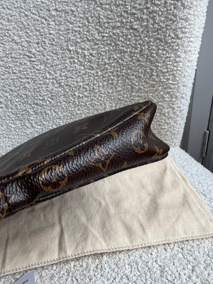 Louis Vuitton Multi Pochette Accessoires Khaki (RRP £2070)