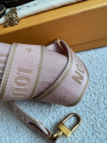 Louis Vuitton Multi Pochette Accessoires Rose Chiaro (RRP £2030)