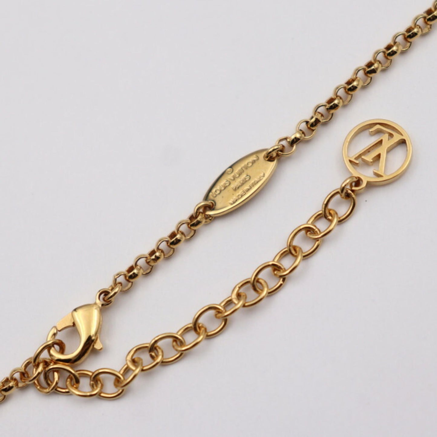 Louis Vuitton    Metal Necklace