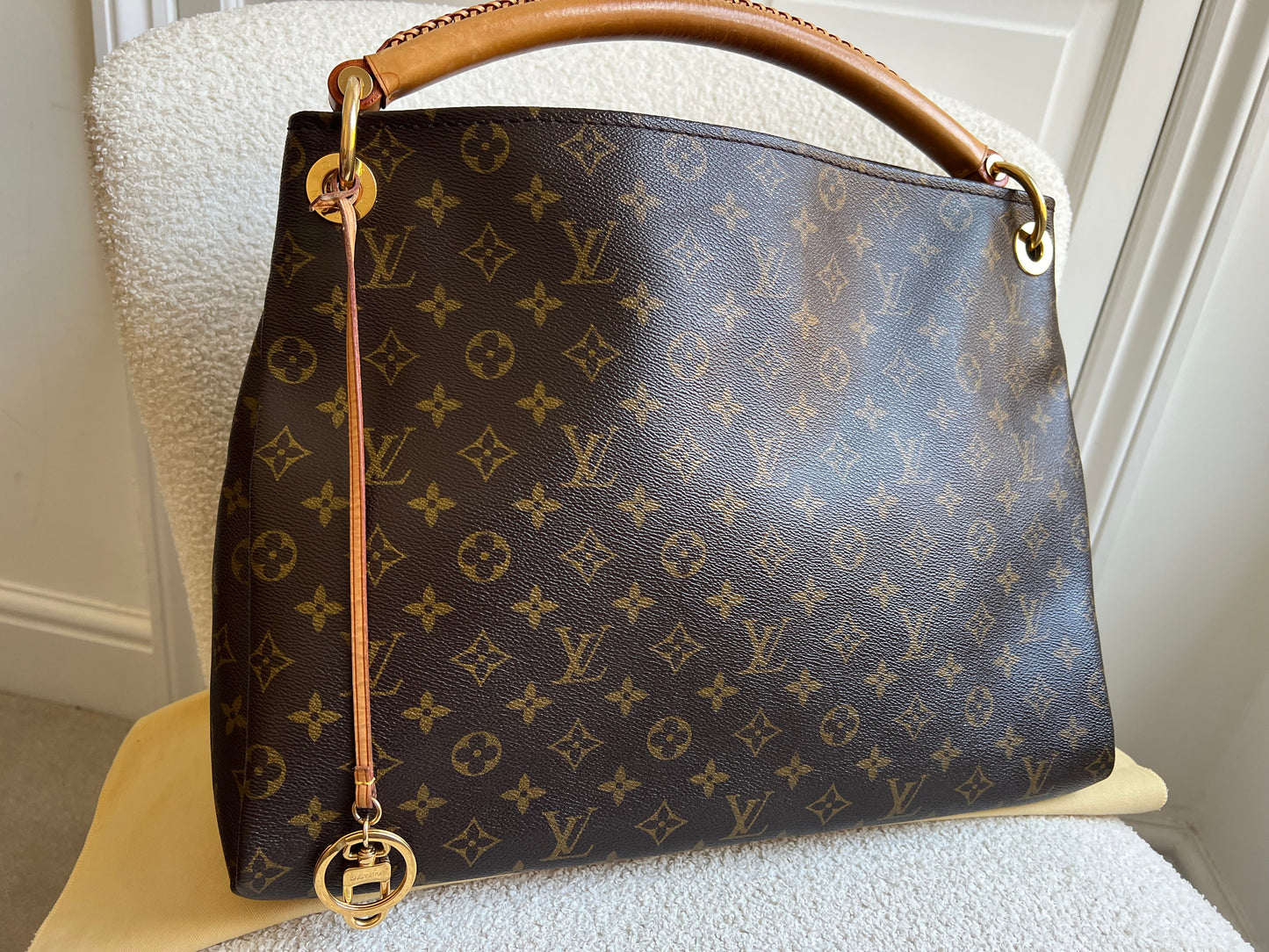 Louis Vuitton Artsy MM Monogram (RRP £1,940)