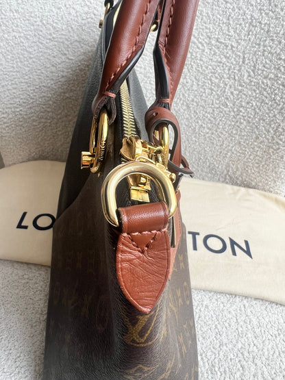 Louis Vuitton V Tote MM Tan and Monogram Canvas (RRP £1,890)