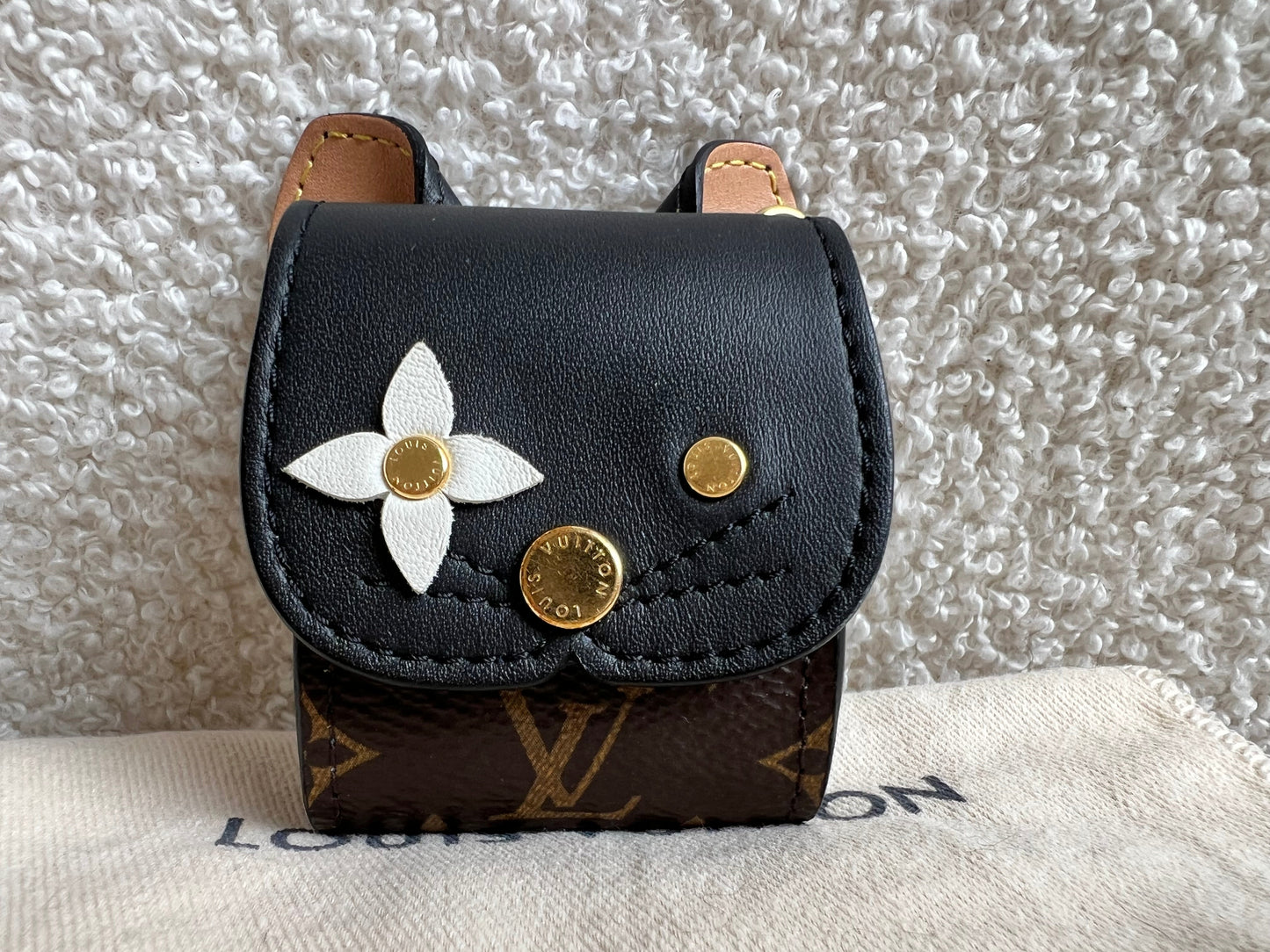 Louis Vuitton Monogram Mouse airpods Case (RRP £350)