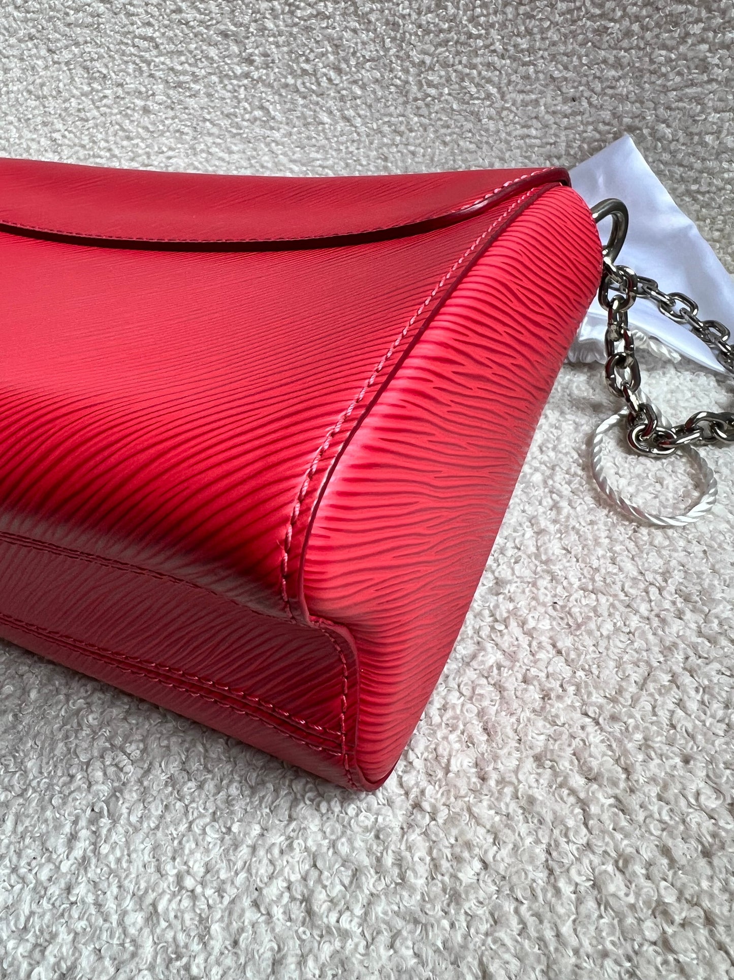 Louis Vuitton Coquelicot Twist MM Shoulder Bag (RRP £3450)