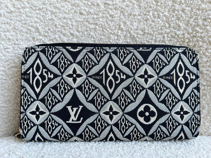 Louis Vuitton Zippy Wallet in Monogram Jacquard
