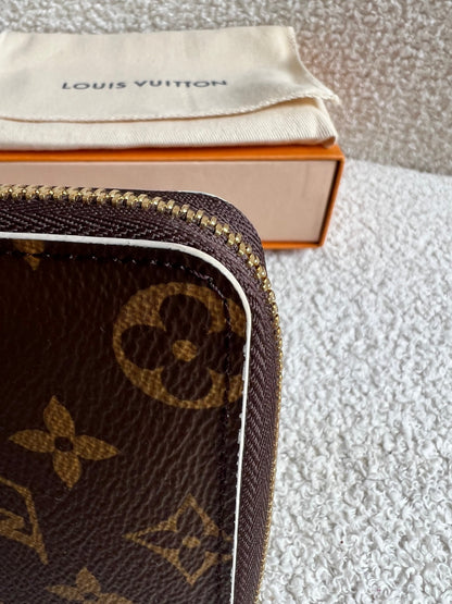 Louis Vuitton Blooms Flower Zippy Coin Purse in Monogram (RRP £370)