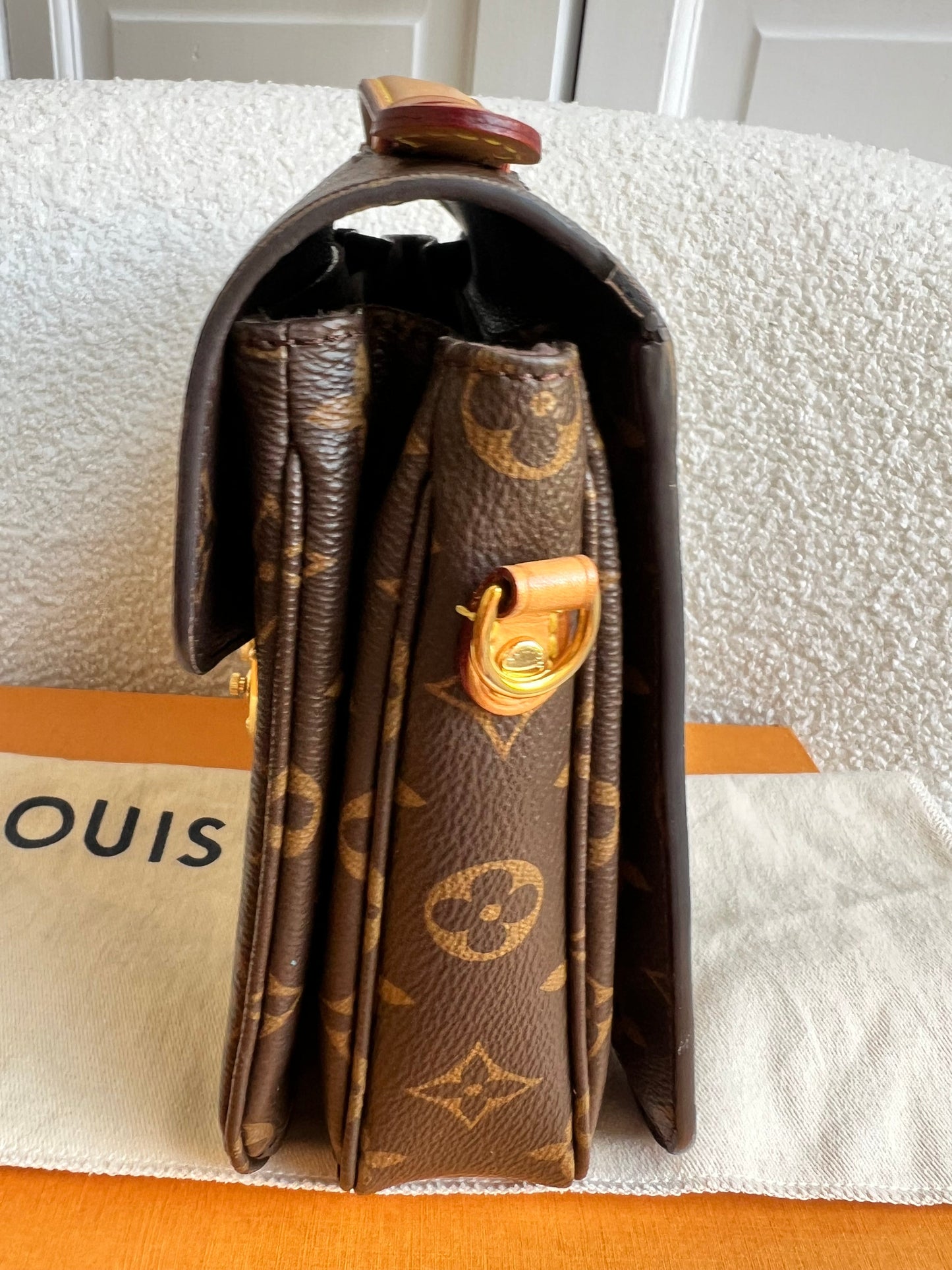 Louis Vuitton Pochette Metis Monogram (RRP £2,020)