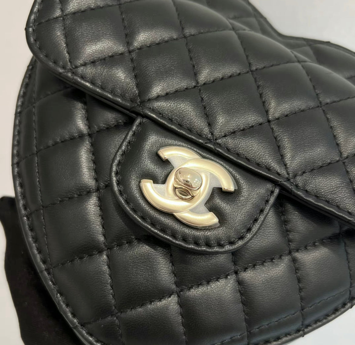 Chanel Heart Bag Ss22 Large Size In Black