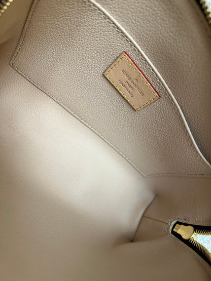 Louis Vuitton Cosmetic Pouch GM Monogram (RRP £495)