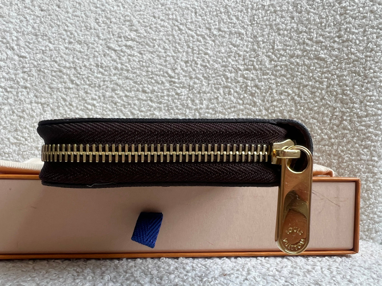 Louis Vuitton Personalised “LG” Zippy Wallet in Monogram (RRP £590)
