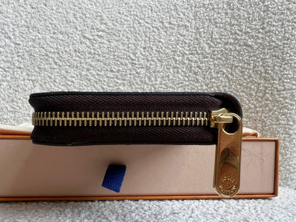 Louis Vuitton Personalised “LG” Zippy Wallet in Monogram (RRP £590)