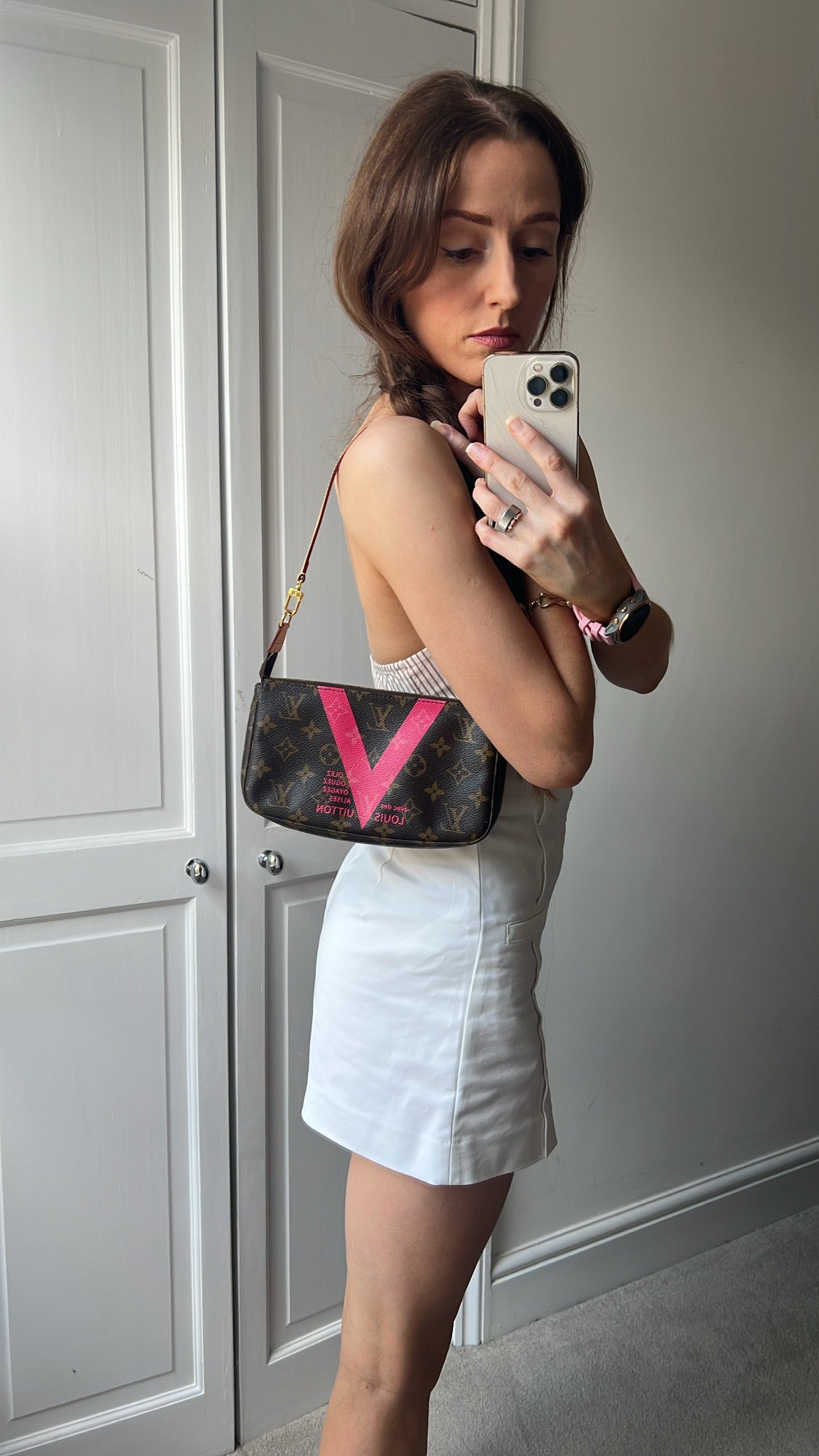 Louis Vuitton Pochette Accessoires Grenade Monogram V