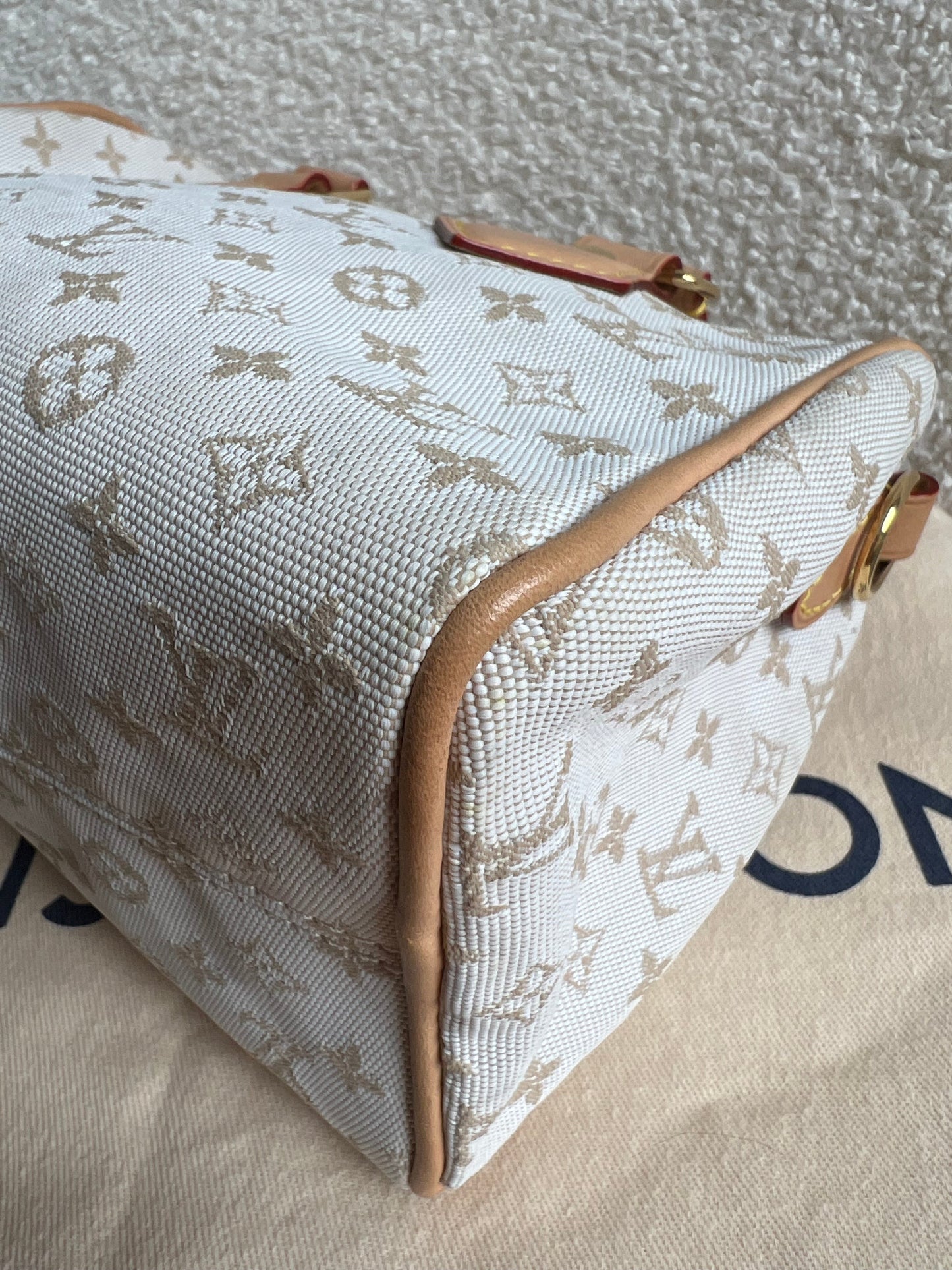 Louis Vuitton Speedy Bandouliere 20 Mastic Cream (£2420)