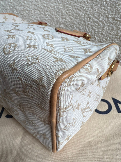Louis Vuitton Speedy Bandouliere 20 Mastic Cream (£2420)