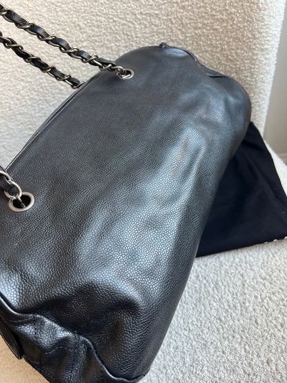 Chanel Vintage Caviar Timeless CC Chain Tote