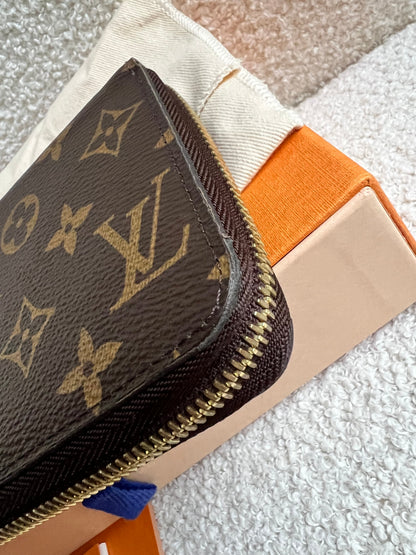 Louis Vuitton Zippy Wallet in Monogram (RRP £580)