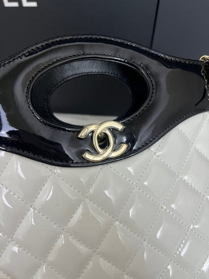 Chanel Luxury Handbag Style 349