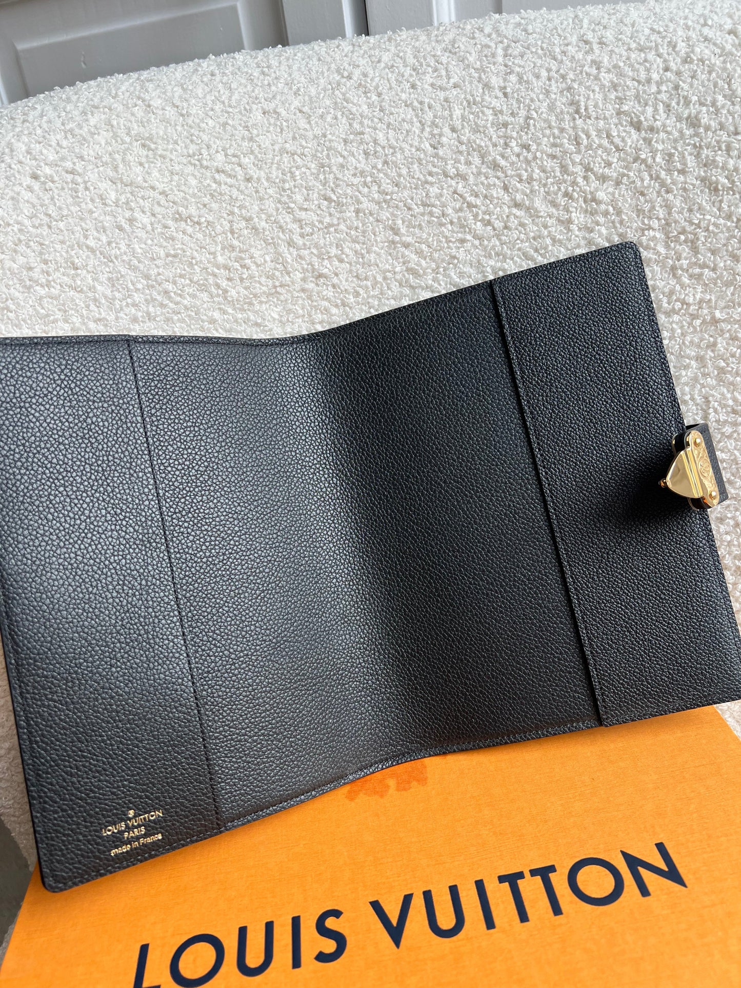 Louis Vuitton Notebook Cover Paul MM in Bicolour Giant Monogram