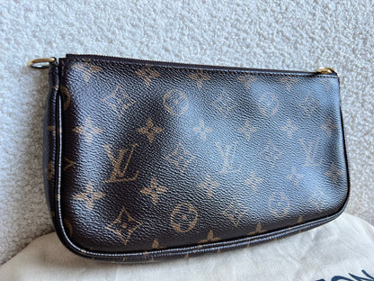 Louis Vuitton Multi Pochette Accessoires Rose Chiaro (RRP £2030)