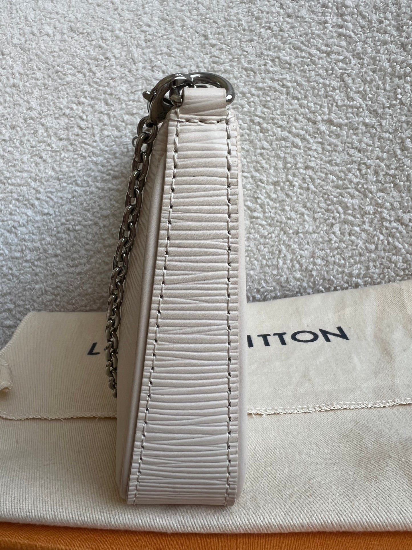 Louis Vuitton Easy Pouch Creme Epi (RRP £1320)