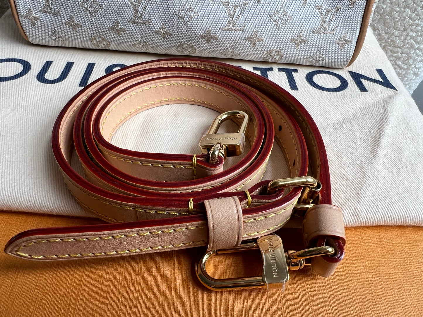 Louis Vuitton Speedy Bandouliere 20 Mastic Cream (£2420)