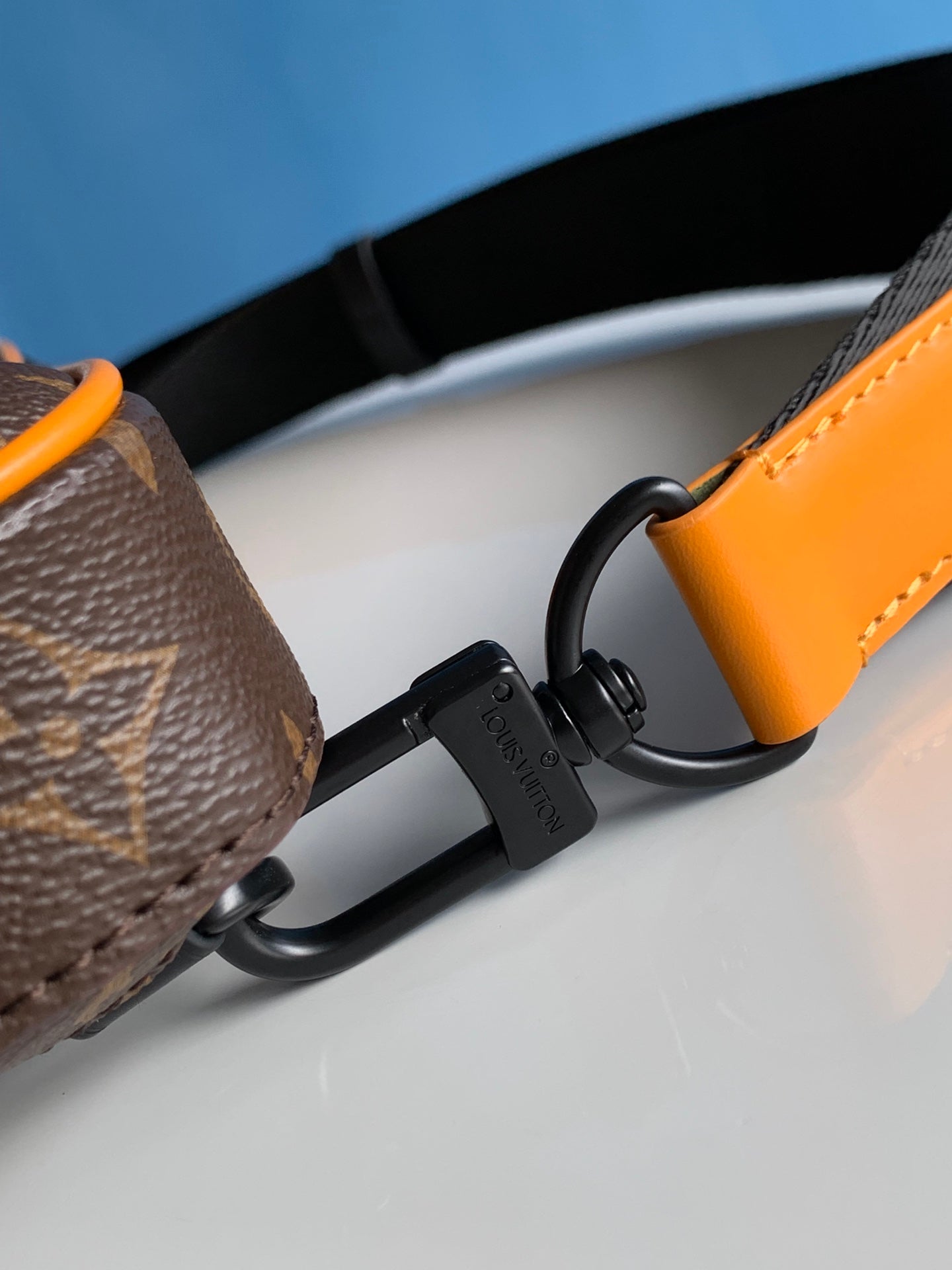 Louis Vuitton Avenue Sling Bag