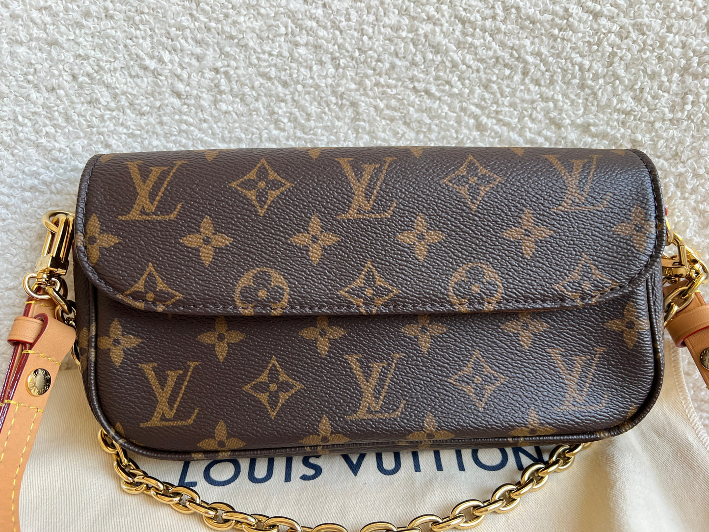 Louis Vuitton Ivy Wallet on Chain Bag Monogram Canvas (RRP £1,370)