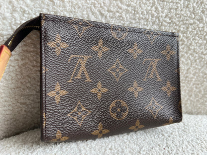 Louis Vuitton Toiletry Pouch 15 Monogram