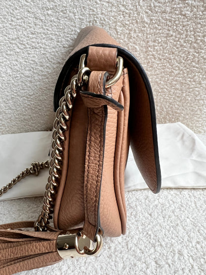 Gucci Beige Soho Chain Crossbody Flap Bag