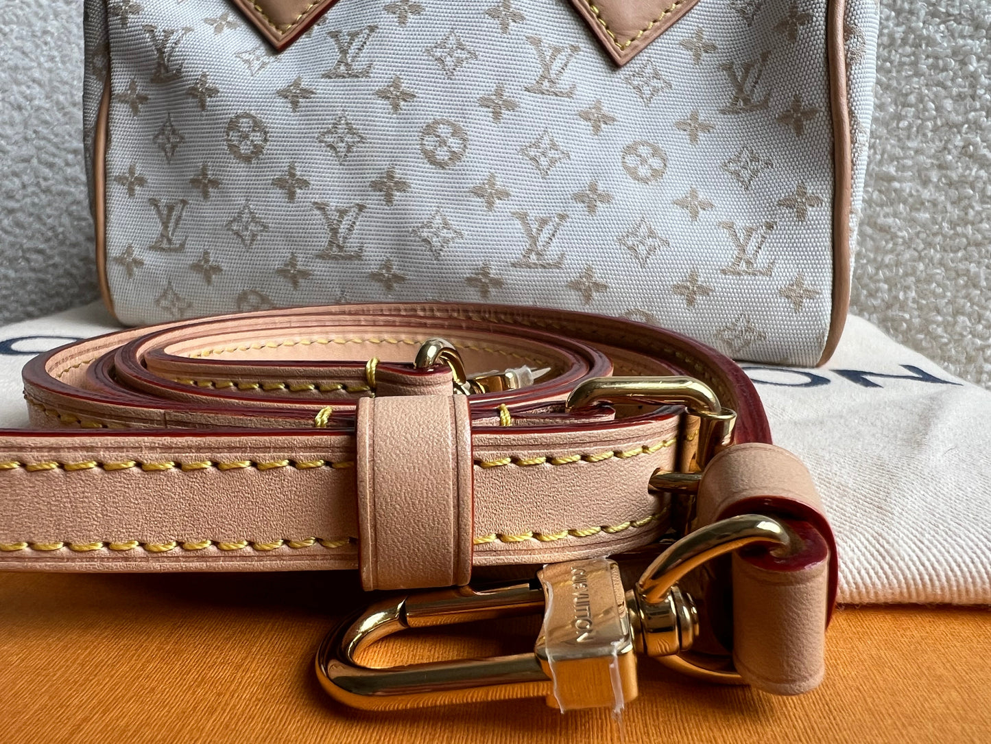 Louis Vuitton Speedy Bandouliere 20 Mastic Cream (£2420)