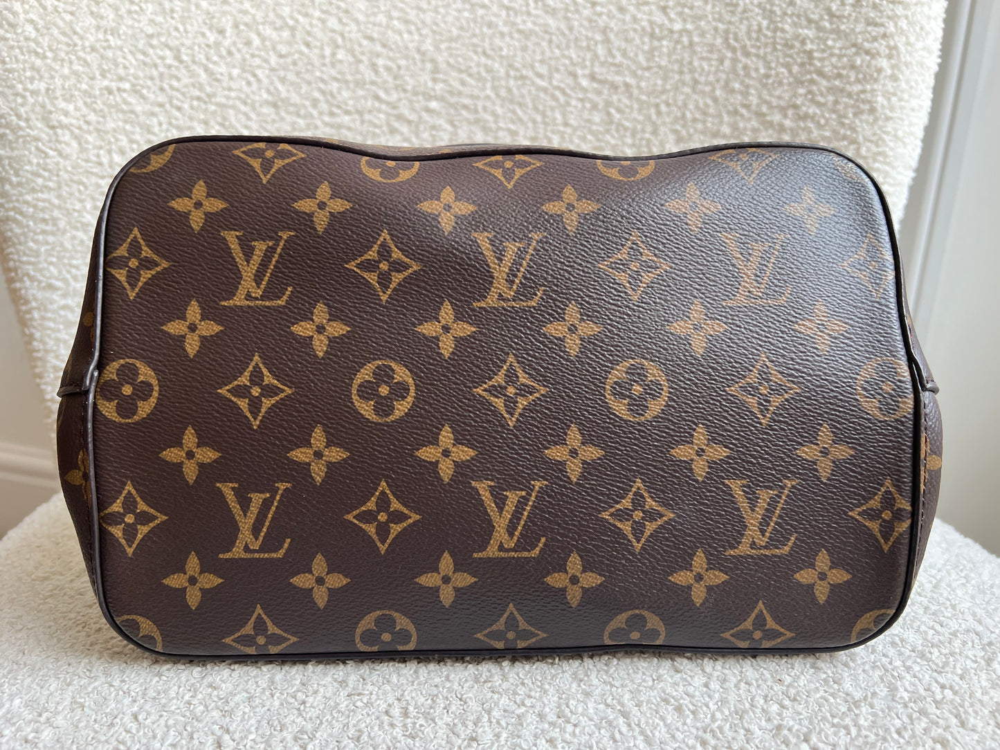 Louis Vuitton Neo Noe Monogram Coquelicot (RRP £1,790)