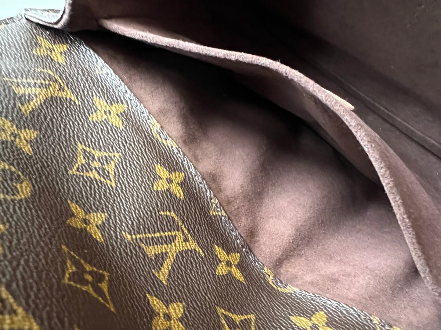 Louis Vuitton Pochette Metis Monogram (RRP £2,020)