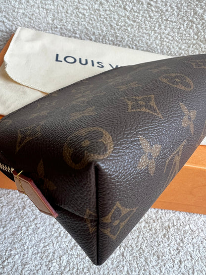Louis Vuitton Cosmetic Pouch PM Monogram (RRP £425)