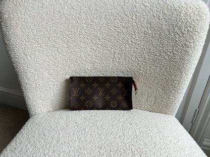 Louis Vuitton Pouch in Monogram