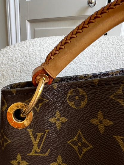 Louis Vuitton Artsy MM Monogram (RRP £1,940)