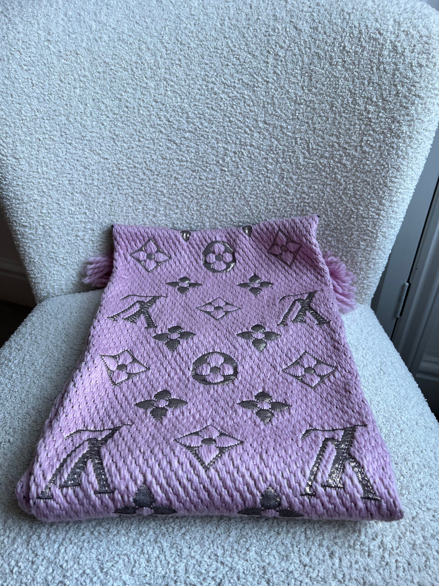 Louis Vuitton Logomania Scarf in Pink