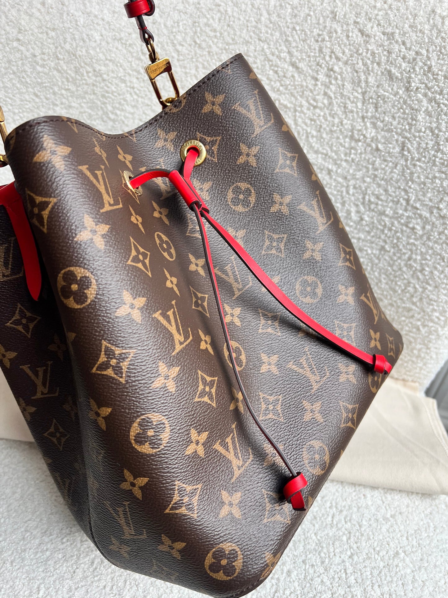 Louis Vuitton Neo Noe Monogram Coquelicot (RRP £1,790)