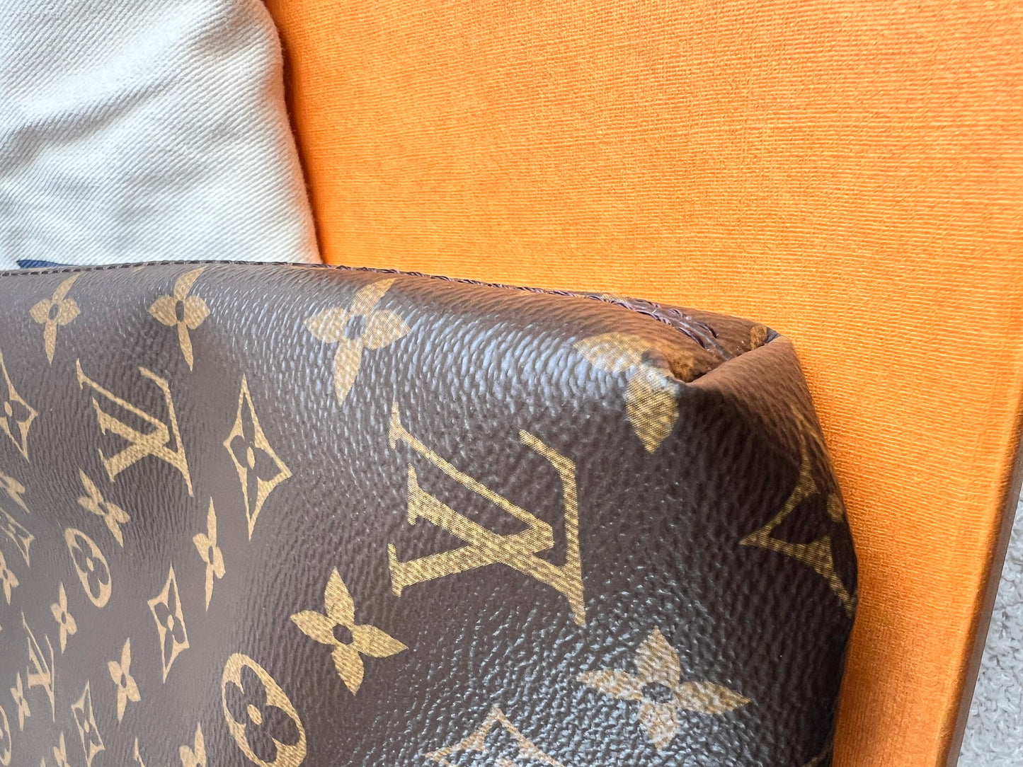 Louis Vuitton Carry It Tote