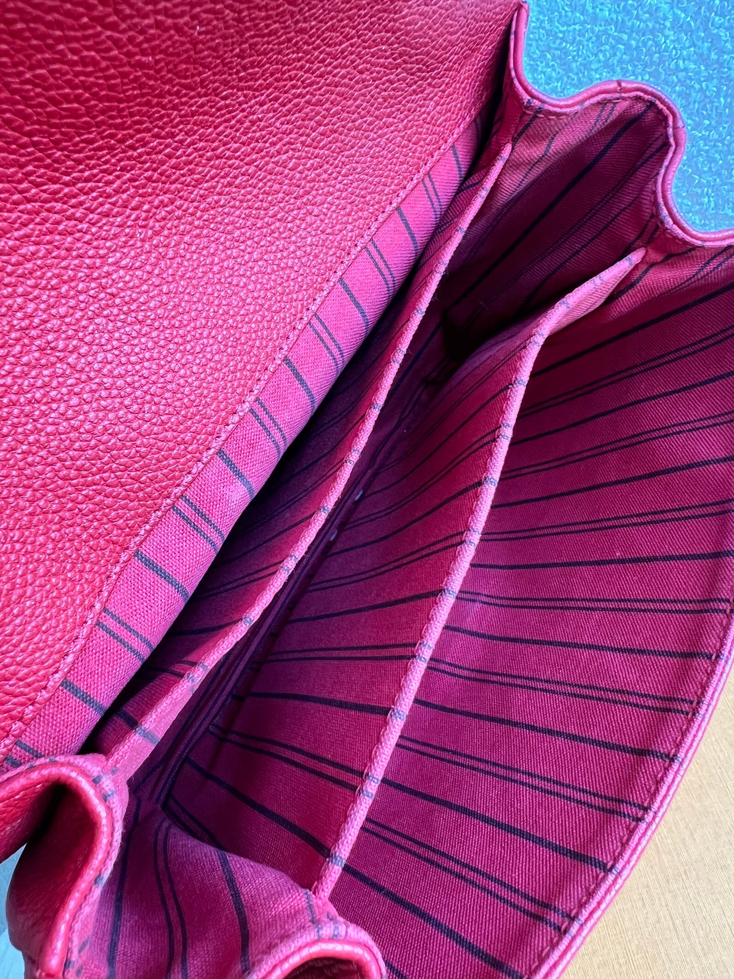 Louis Vuitton Pochette Metis Red Empreinte (RRP £2,130)