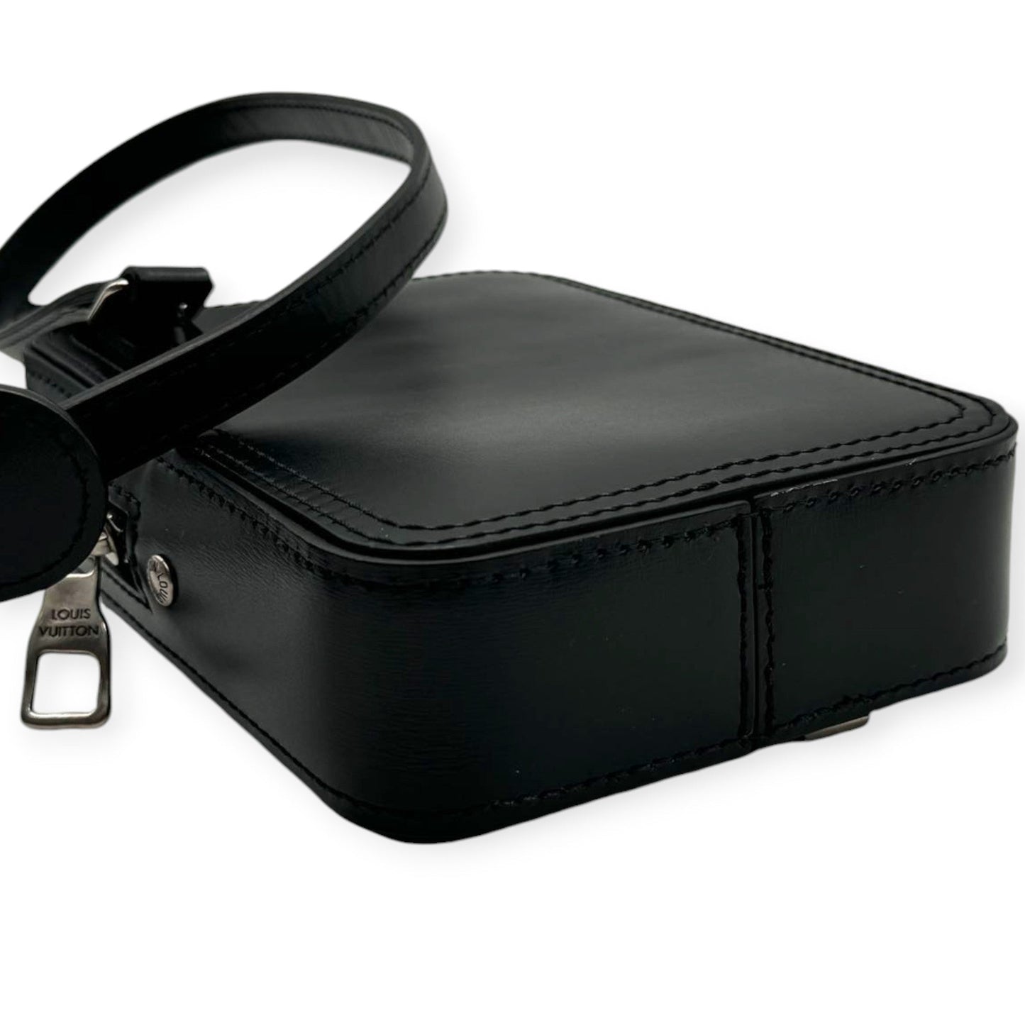 Louis Vuitton Danube Male Crossbody Bag - '10s