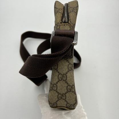 Gucci GG Supreme Crossbody Shoulder Bag gu8813ge