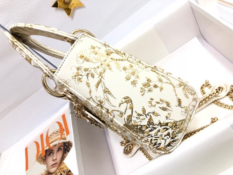 Chanel Luxury Handbag Style 358