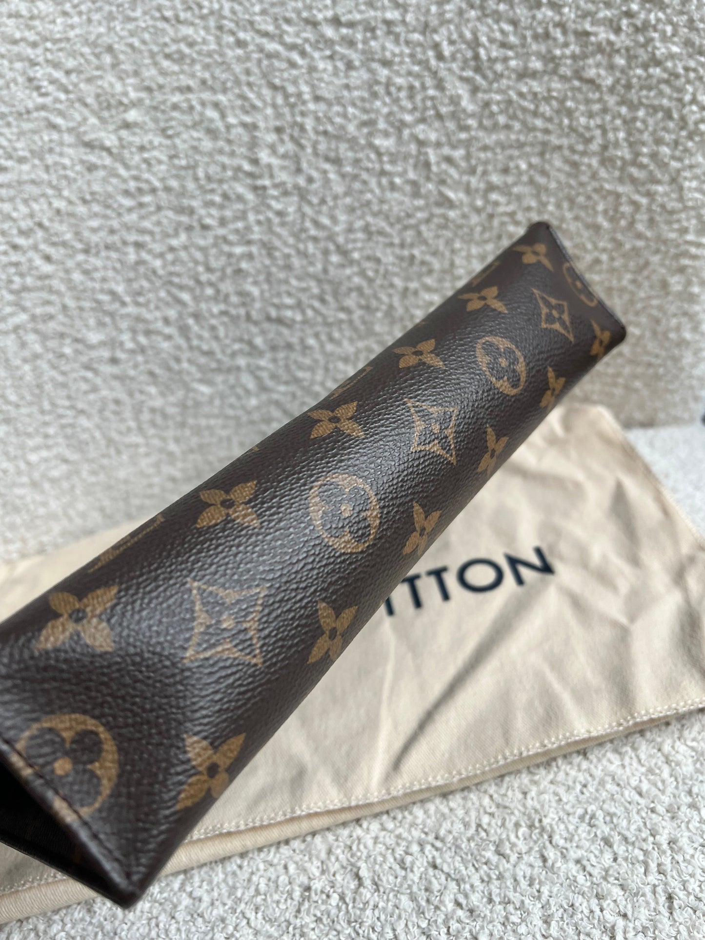 Louis Vuitton Toiletry Pouch 26 Monogram