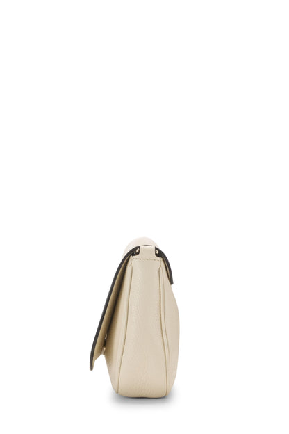 Gucci,  White Grained Leather Soho Chain Flap Crossbody, White
