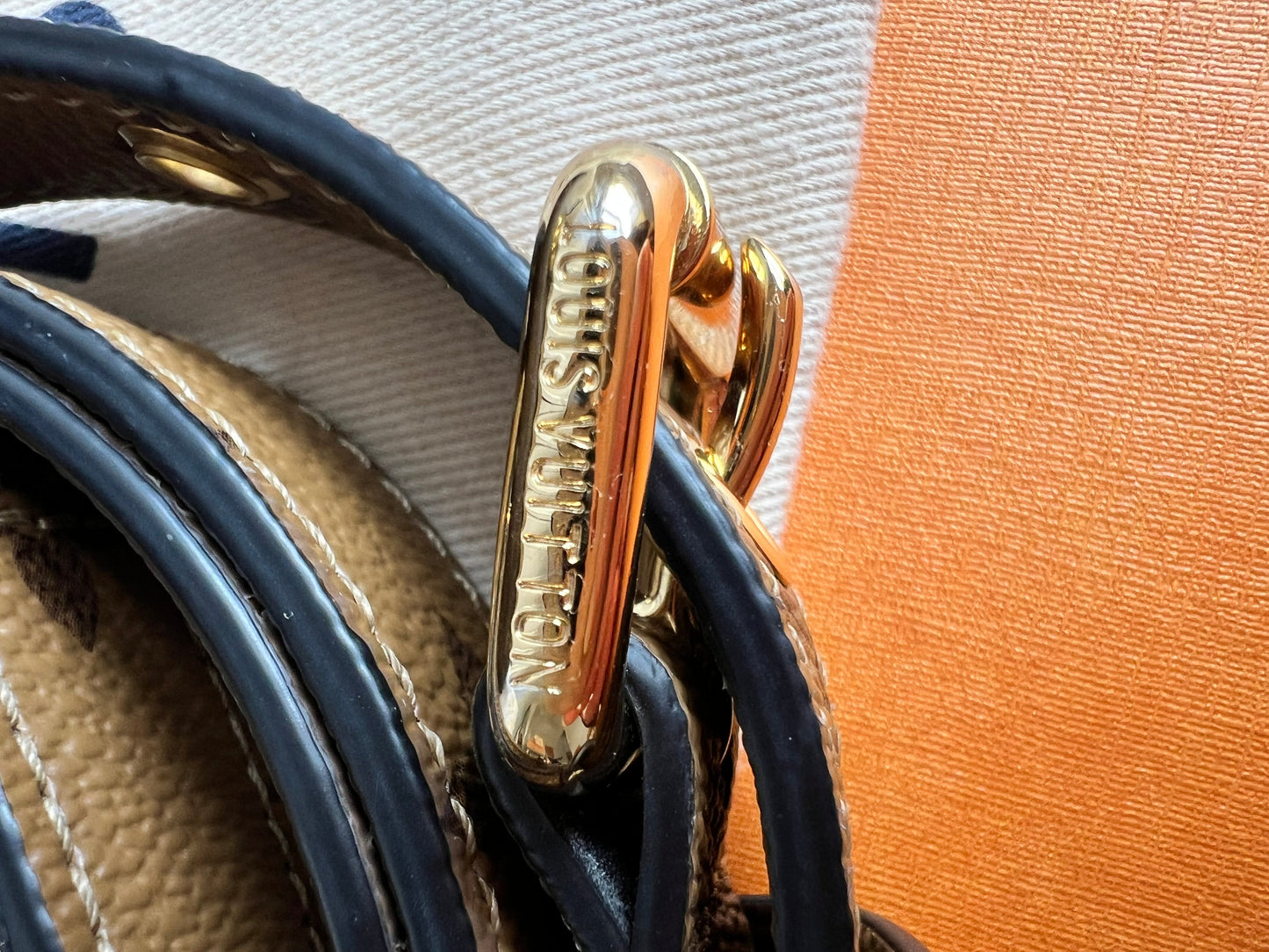 Louis Vuitton Pochette Metis Reverse Monogram (RRP £2,020)
